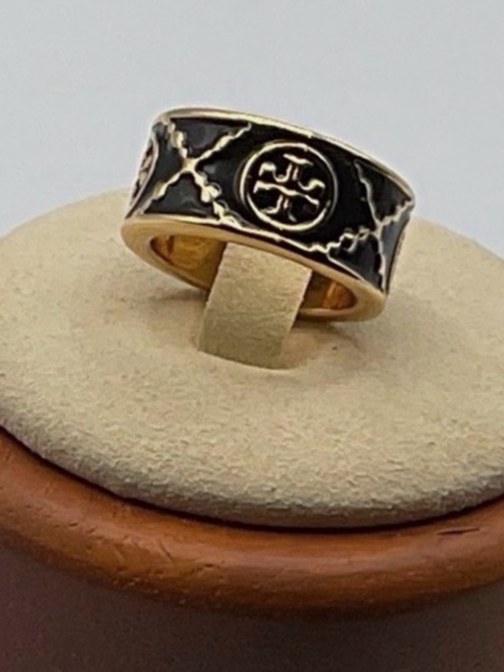 Tory Burch Black Enamel Gold Tone Double T Logo Wide Band Ring Size 7